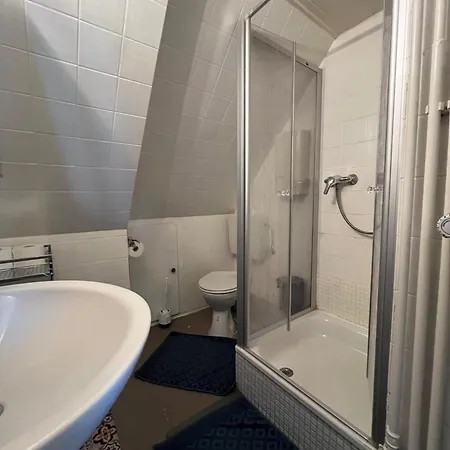 Geraeumige Ferienwohnung In Direkter Naehe Zum Rhein *