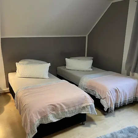 Apartamento Geraeumige Ferienwohnung In Direkter Naehe Zum Rhein