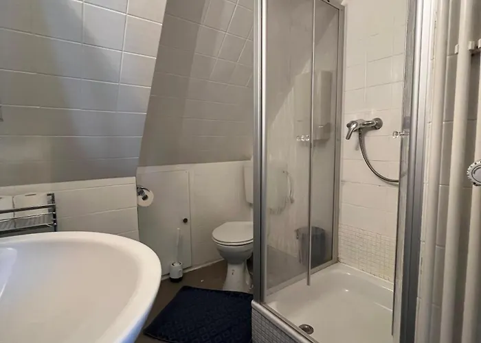 Geraeumige Ferienwohnung In Direkter Naehe Zum Rhein *