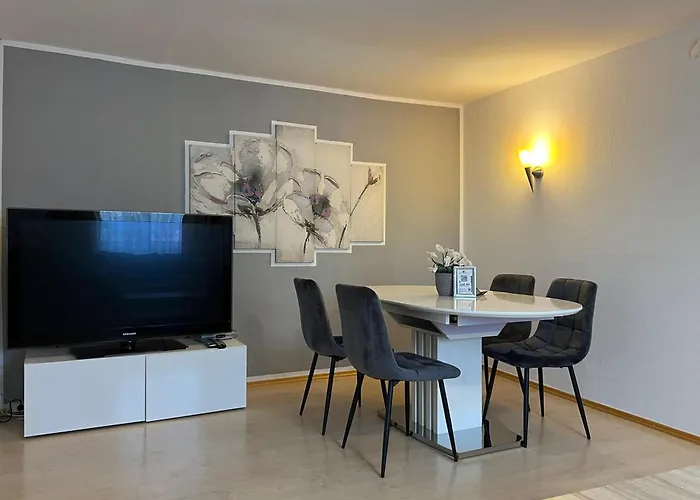 Geraeumige Ferienwohnung In Direkter Naehe Zum Rhein Apartament
